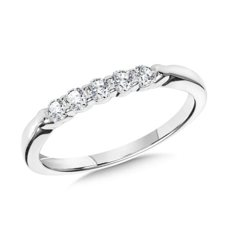 5-Stone Diamond Wedding Band (1/4 ctw)