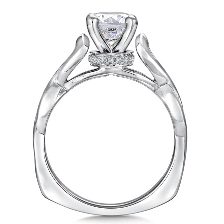 Diamond engagement ring in 14k white gold.